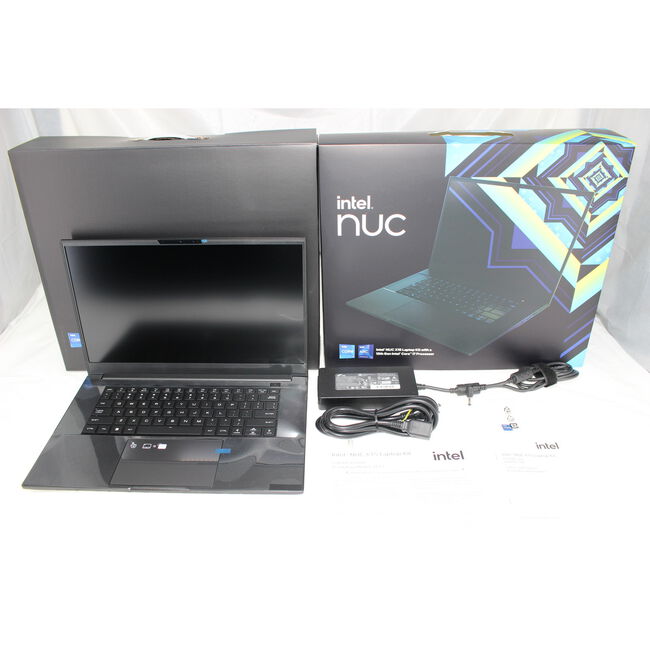 Intel NUC X15 Laptop LAPAC71H 166795