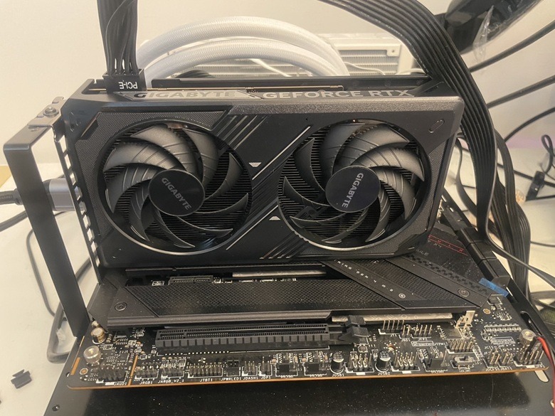 GeForce RTX 5050testup