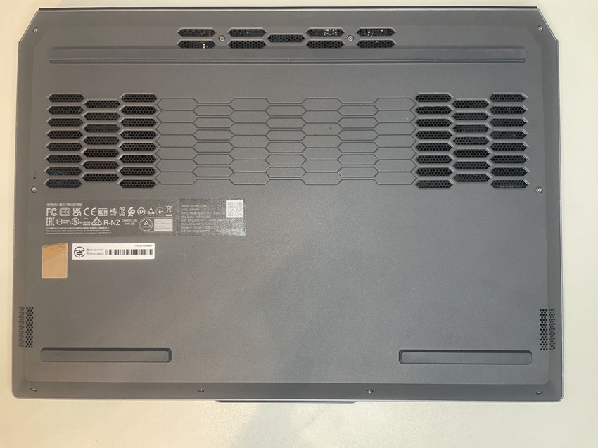 Lenovo LOQ 15AHP9-back