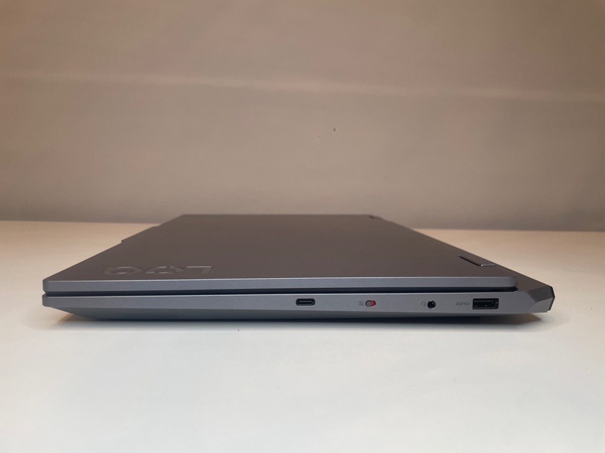 Lenovo LOQ 15AHP9right