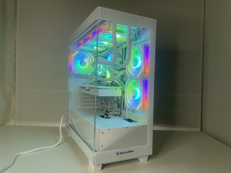 GALLERIA-F-ledwhiterainbow